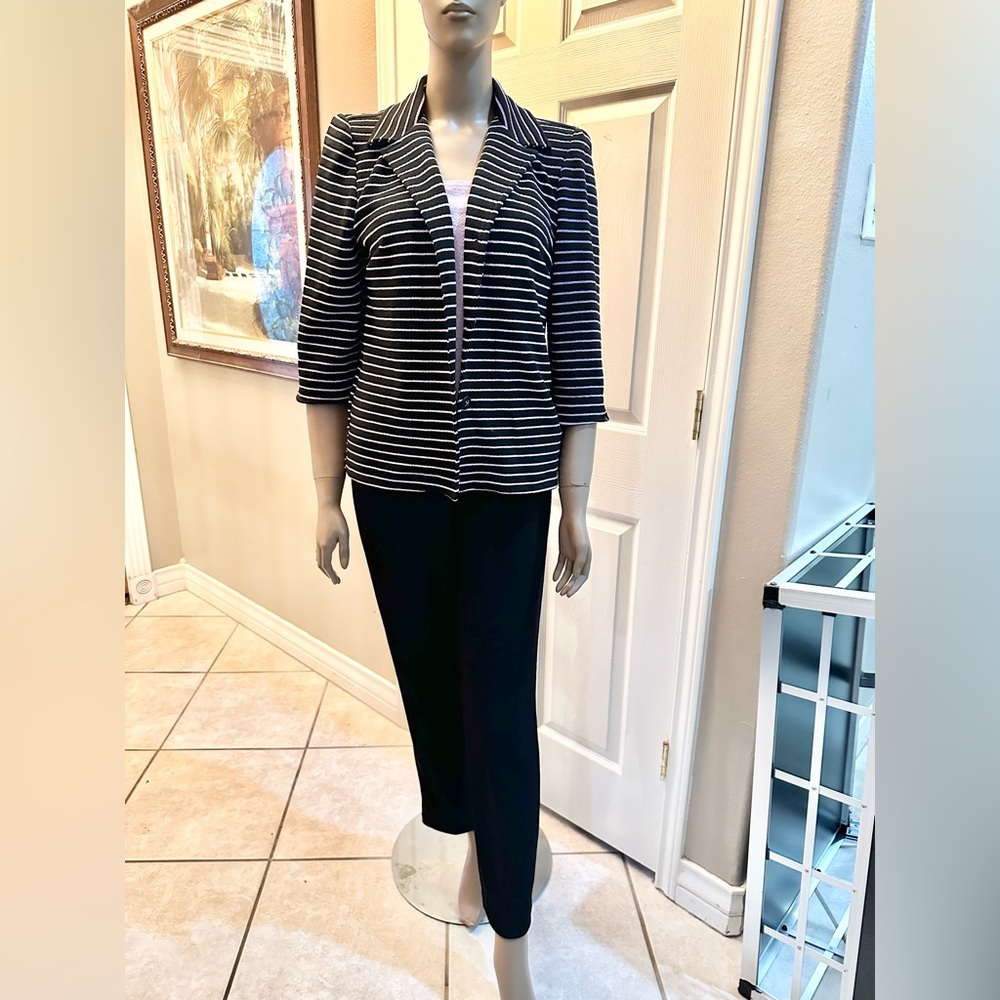 R&M Richards by Karen Kong Petite pants suit. NWT size 6P